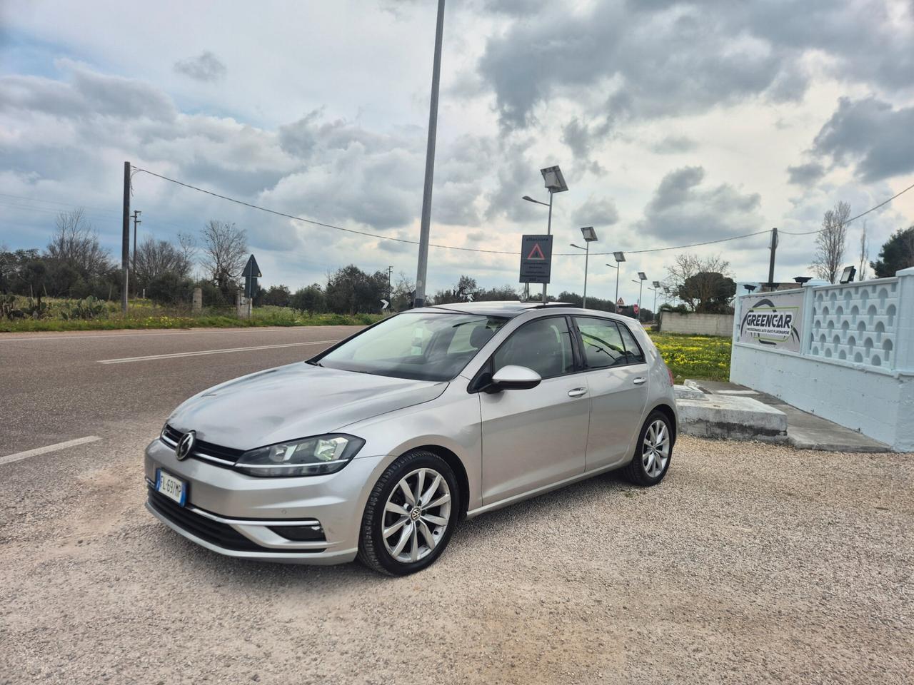 Volkswagen Golf 1.6 TDI 115 CV R-LINE GARANZIA 12 MESI