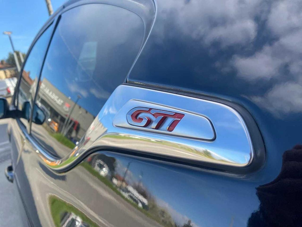 Peugeot 208 1.6 THP 200 CV 3 porte GTi