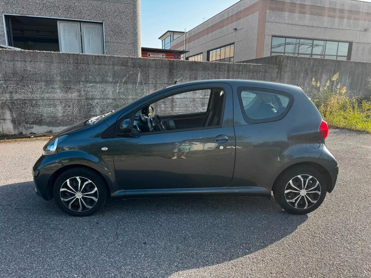 Toyota Aygo 1.0 12V VVT-i 3 porte Sol