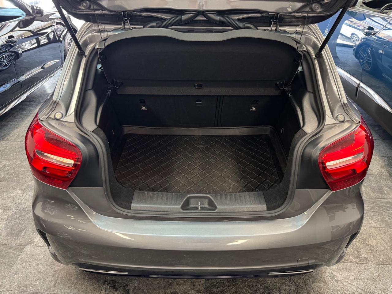 Mercedes-benz A 180 d Premium AMG Finanziabile
