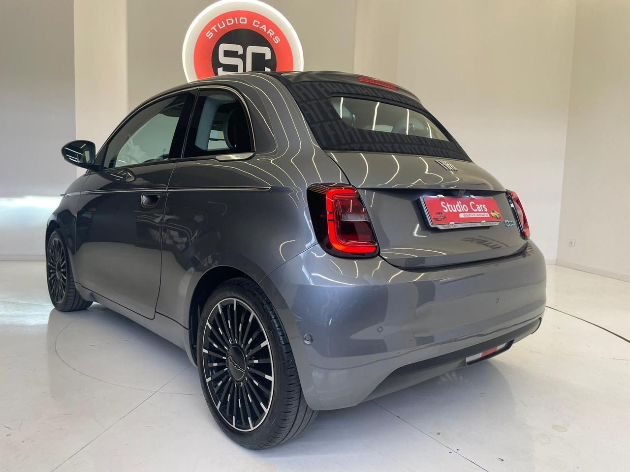 Fiat 500e Cabrio La Prima