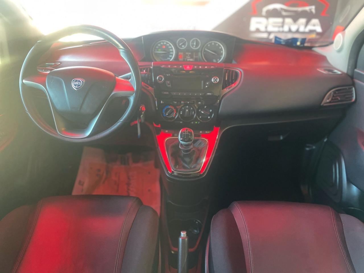 Lancia Ypsilon 1.2 69 CV 5 porte S&S Gold