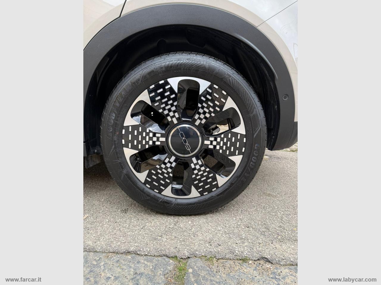 FIAT 600 Hybrid 110 CV DCT MHEV La Prima II