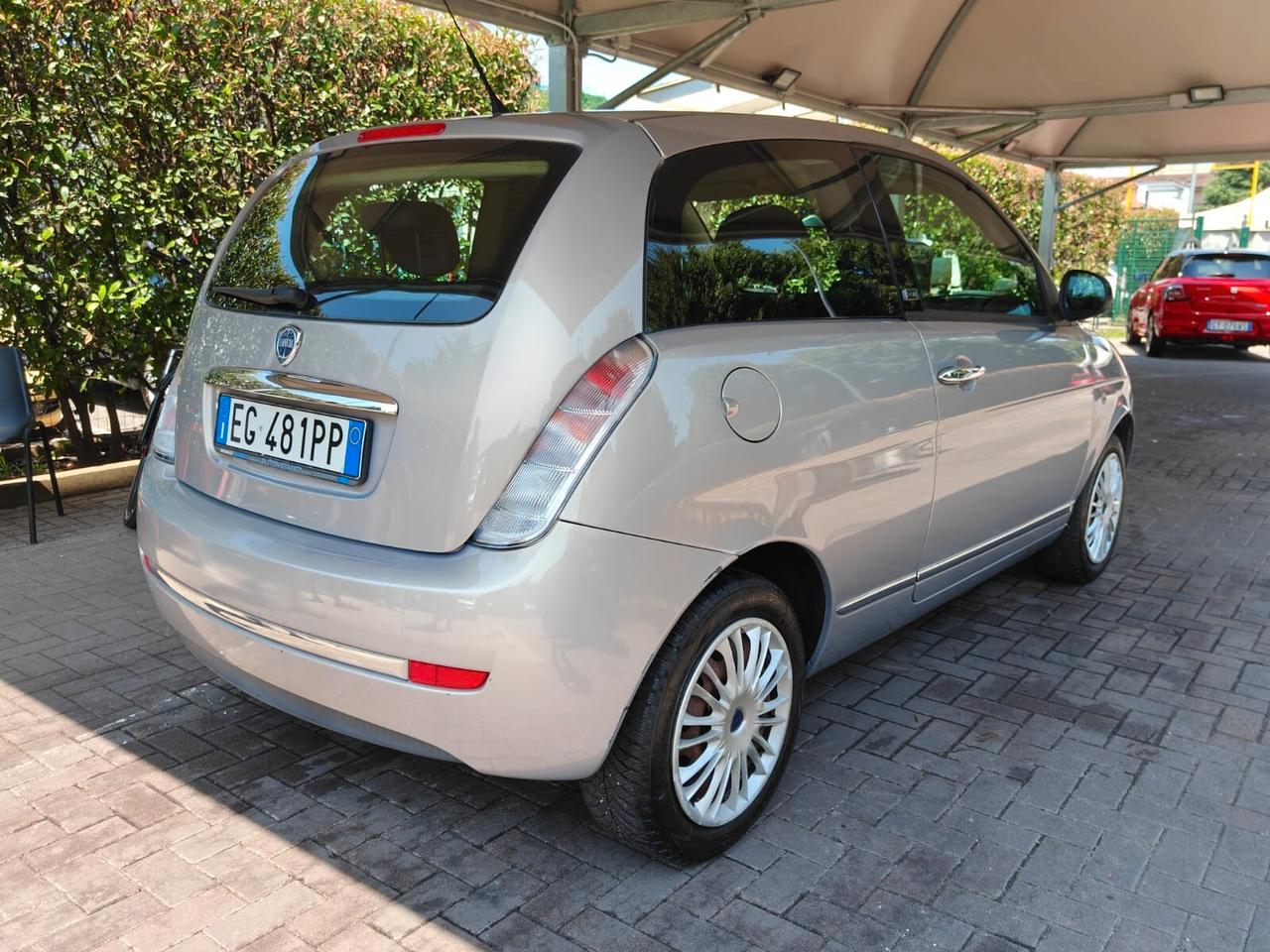 Lancia Ypsilon