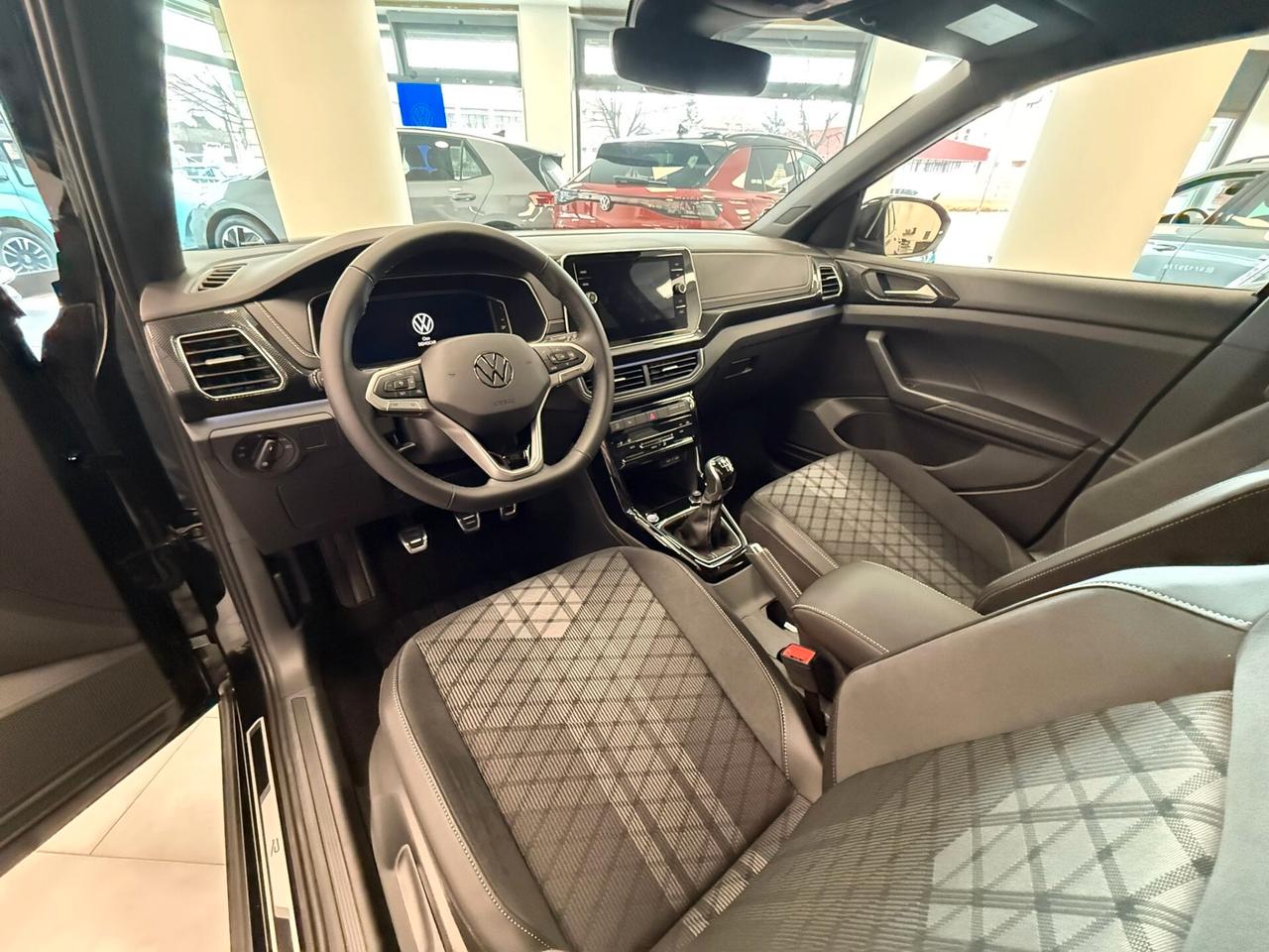 VOLKSWAGEN T-CROSS 1,0 TSI 115 CV R-LINE MY26 MAN 5P
