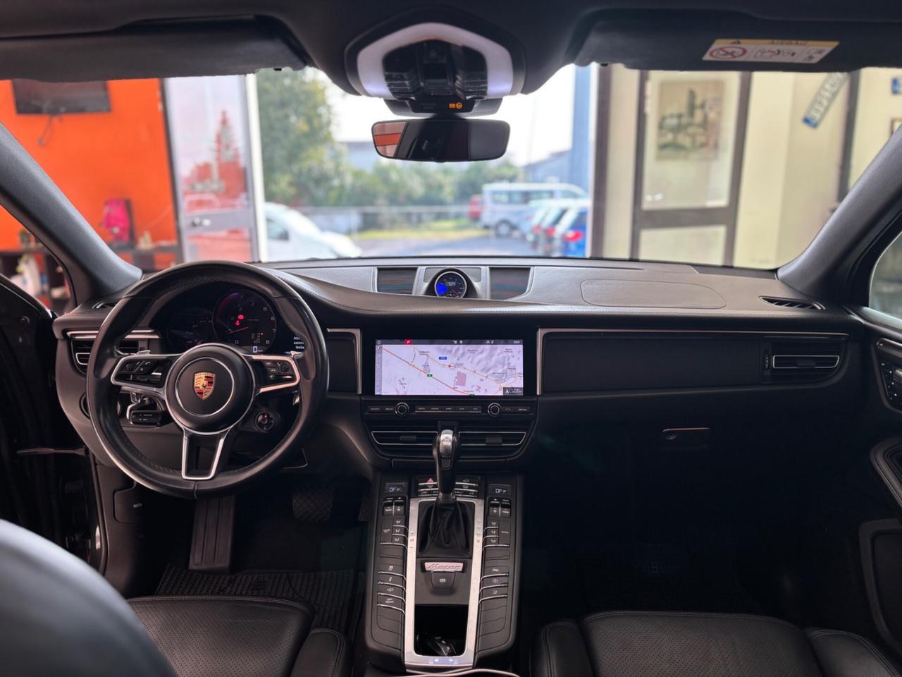 Porsche Macan 2.0 245 cv matrix-navi-tetto-pelle permute finanziamenti