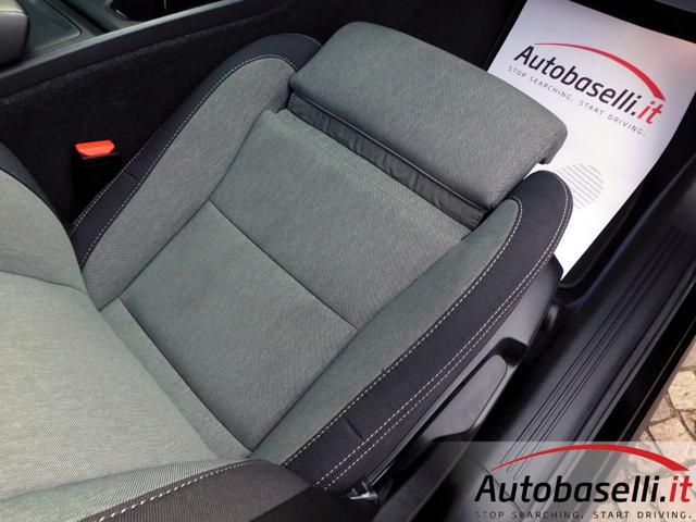 VOLVO XC40 B3 2.000 MHEV 163CV CORE AUTOMATICA NAVIGATORE