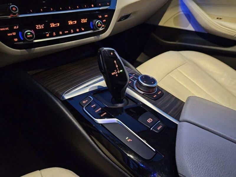 BMW Serie 5 520 d Touring Luxury