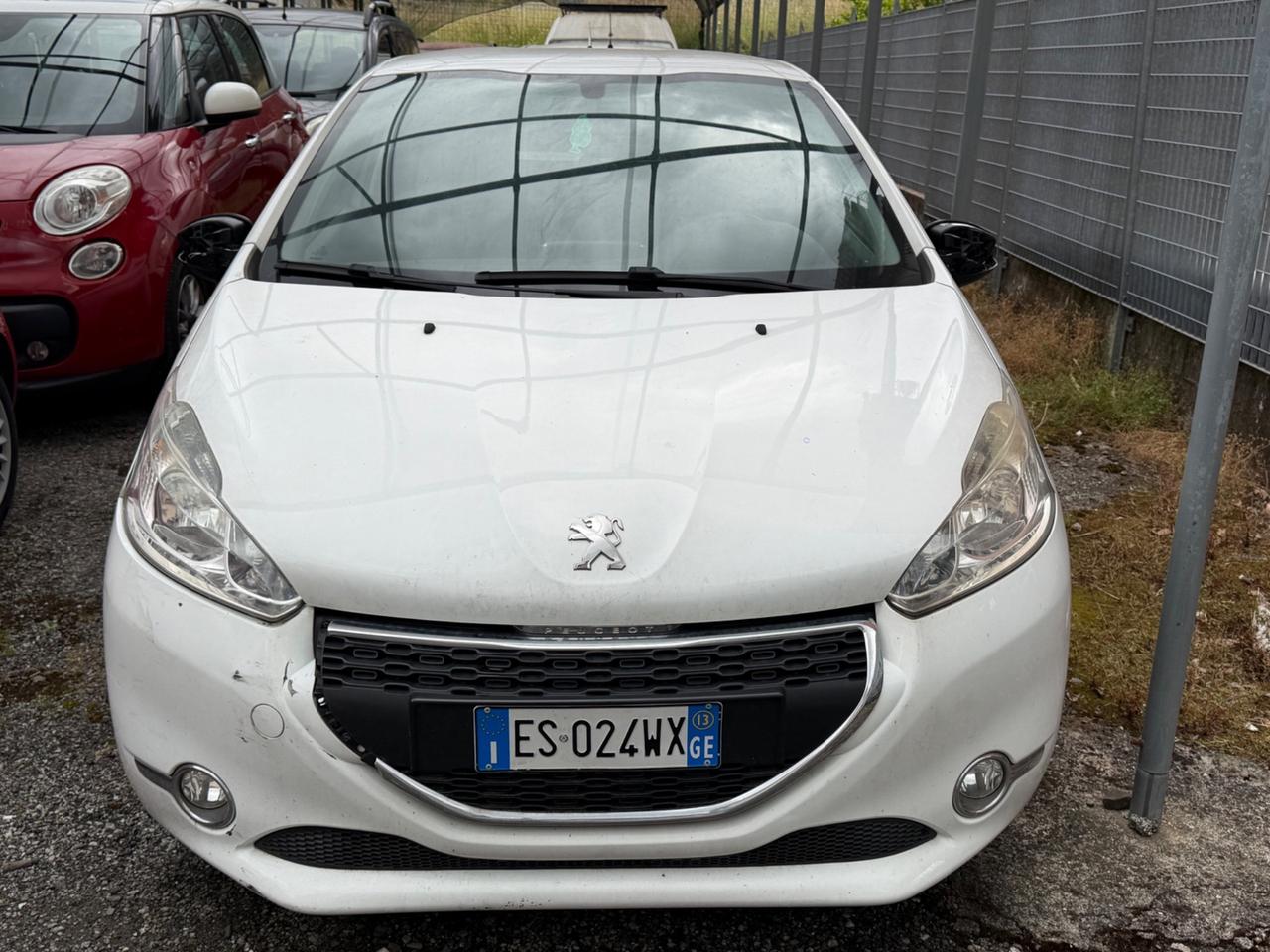 Peugeot 208 1.4 HDi 68 CV 3 porte neopatentati 2013