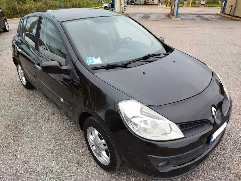 Renault Clio Storia 1.2 16V 5 porte GPL Dynamique