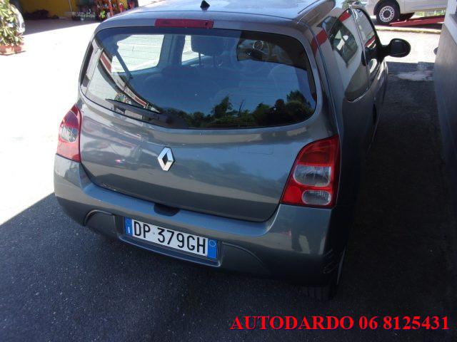 RENAULT Twingo 1.2 16V Quickshift Initiale