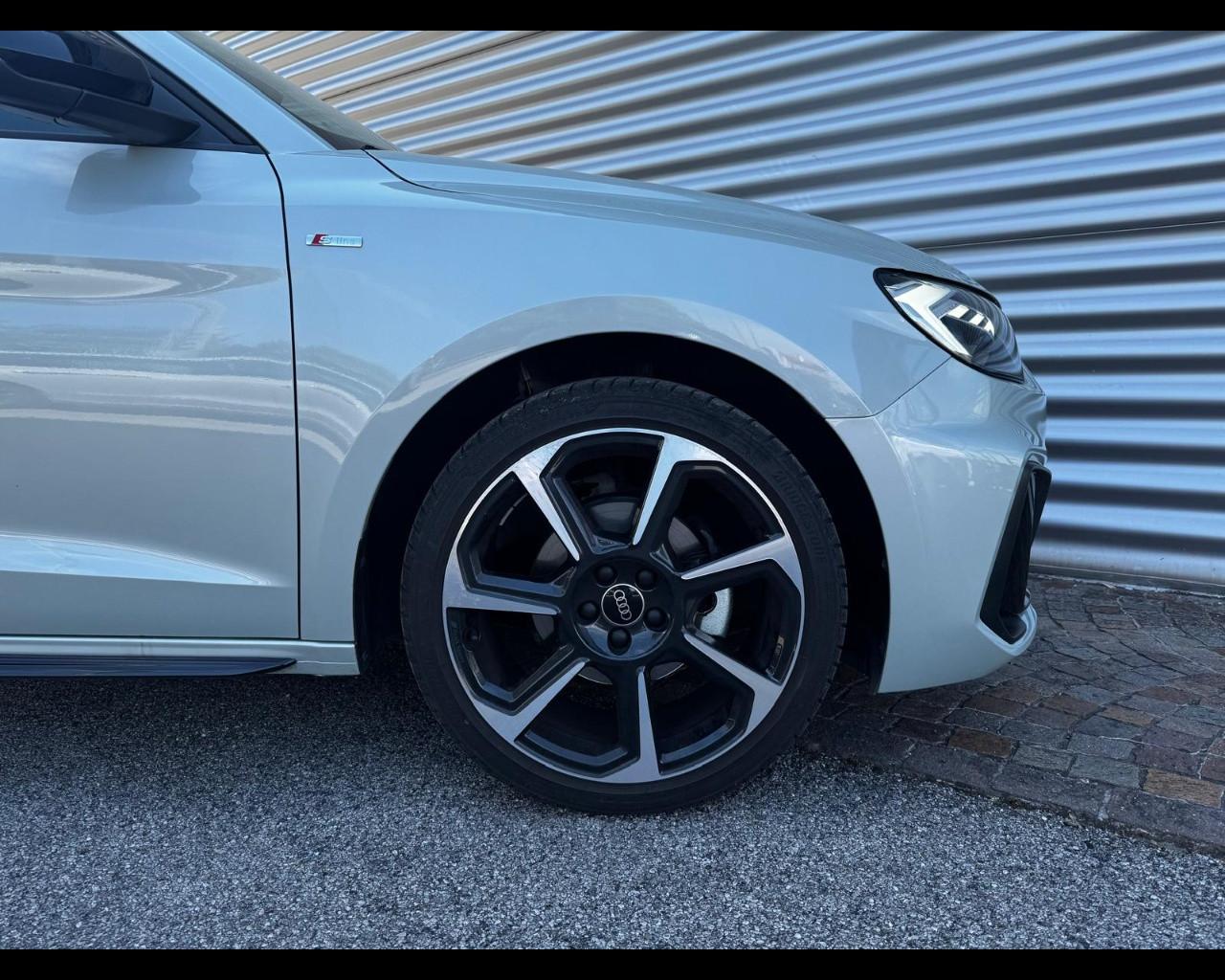 AUDI A1 SPORTBACK 30 TFSI S-TRONIC S-LINE EDITION