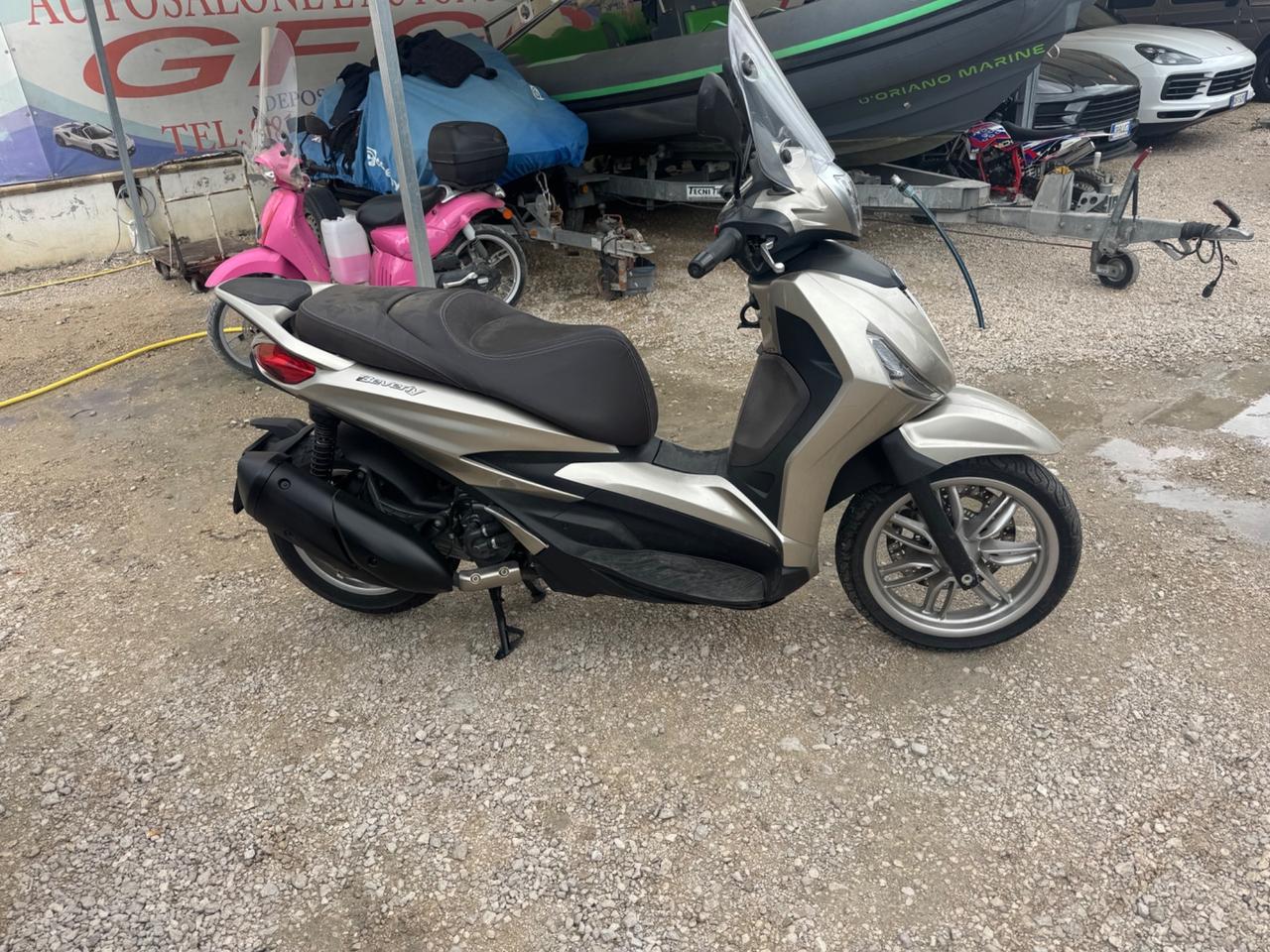 Piaggio Beverly 300 Sport