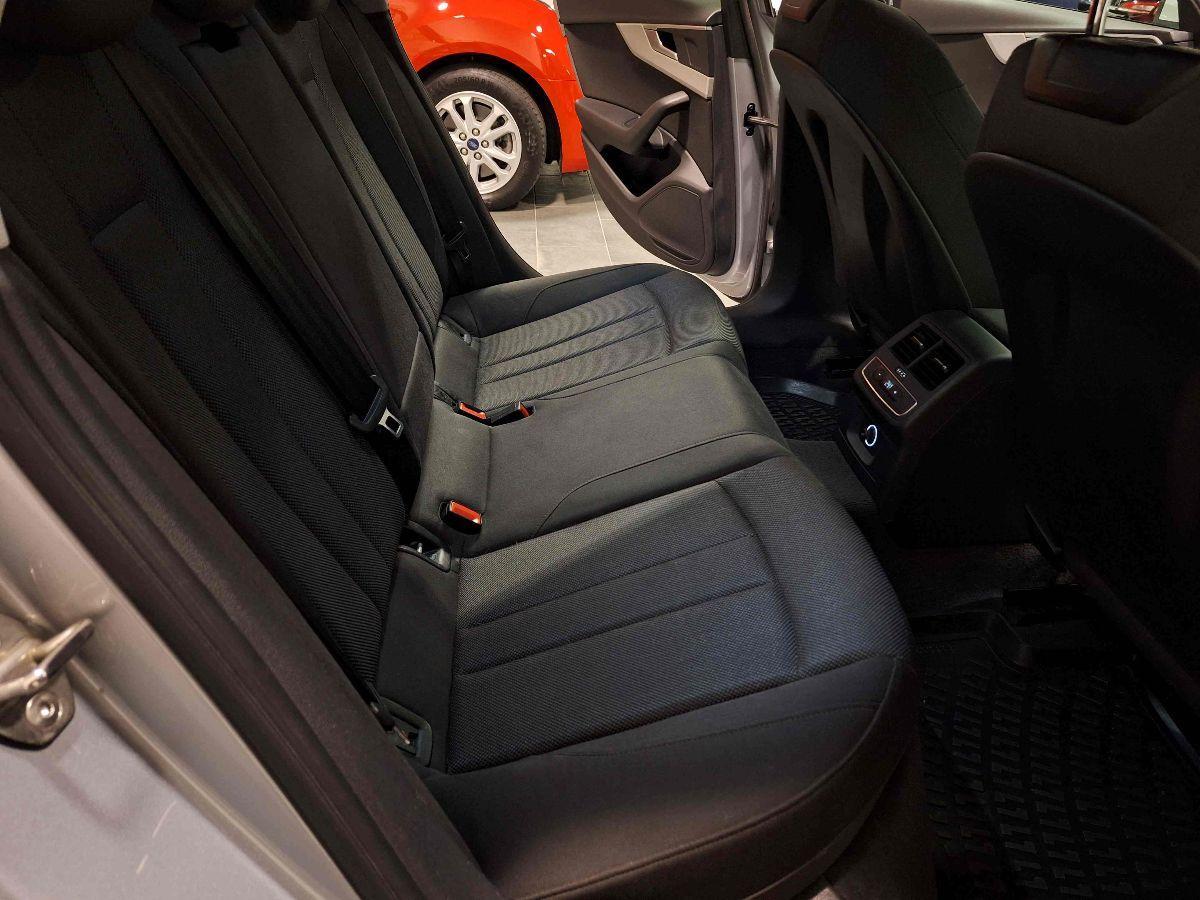 AUDI A4 Avant 35 TDI S tr Sport - 8 GOMME - APPLE - VETRI SCURI - GAR.24 MESI