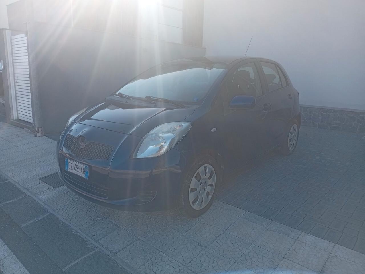 Toyota Yaris 1.0 5 porte Sol