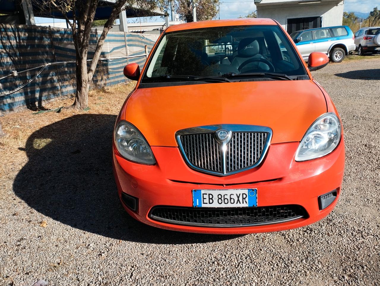 Lancia Ypsilon 1.3 MJT 75 CV Platino