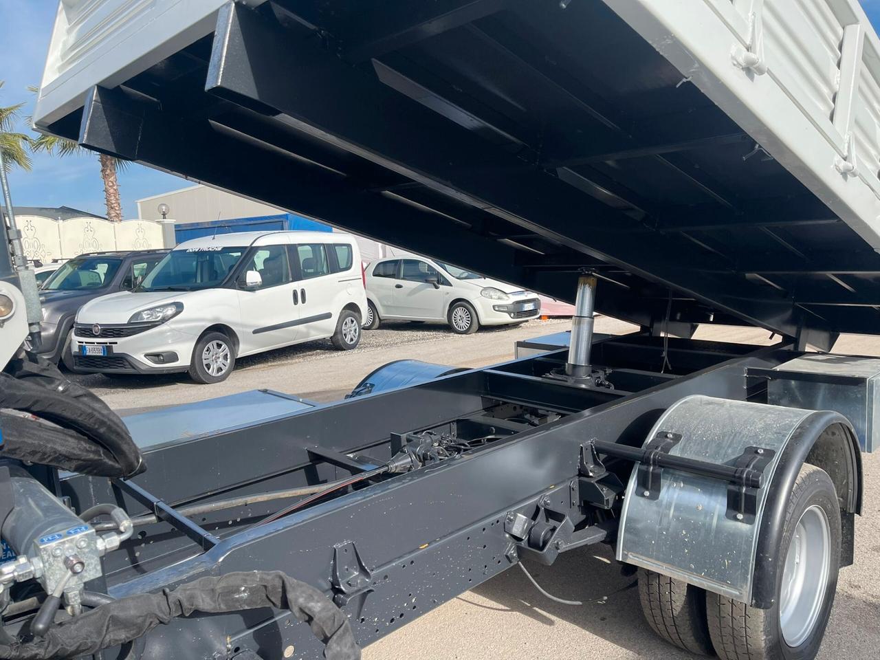 IVECO DAILY 35 C 12 RIBALTABILE CON GRU PESCI