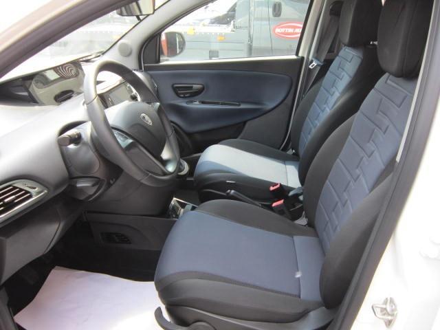 Lancia Ypsilon 1.0 FireFly 5 porte S&S Hybrid Gold NEOPATENTATI