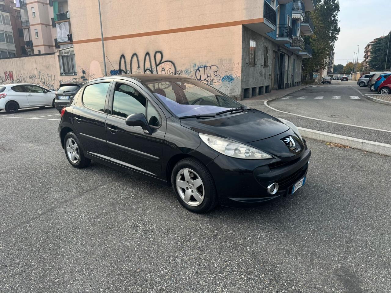 Peugeot 207 1.4 8V 75CV 3p. ONE Line