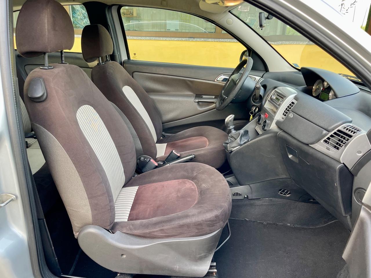Lancia Ypsilon 1.2 Argento