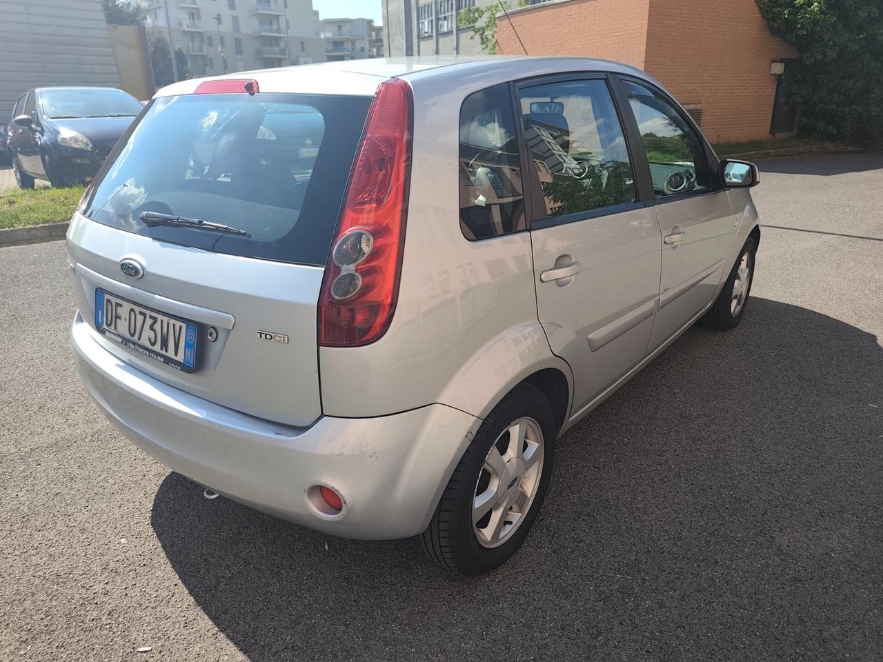 Ford Fiesta 1.4 TDCi 5porte Ghia neopatentati