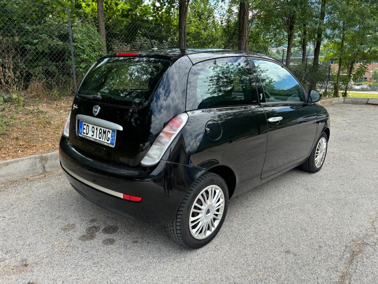 Lancia Ypsilon 1.2 69 CV NEOPATENTATI