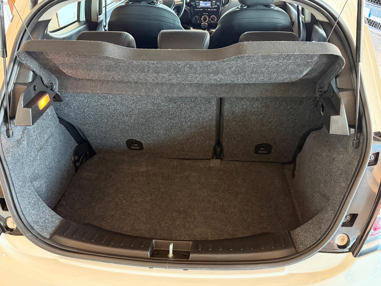 Lancia Ypsilon 1.2 69 cv. ELEFANTINO BLU