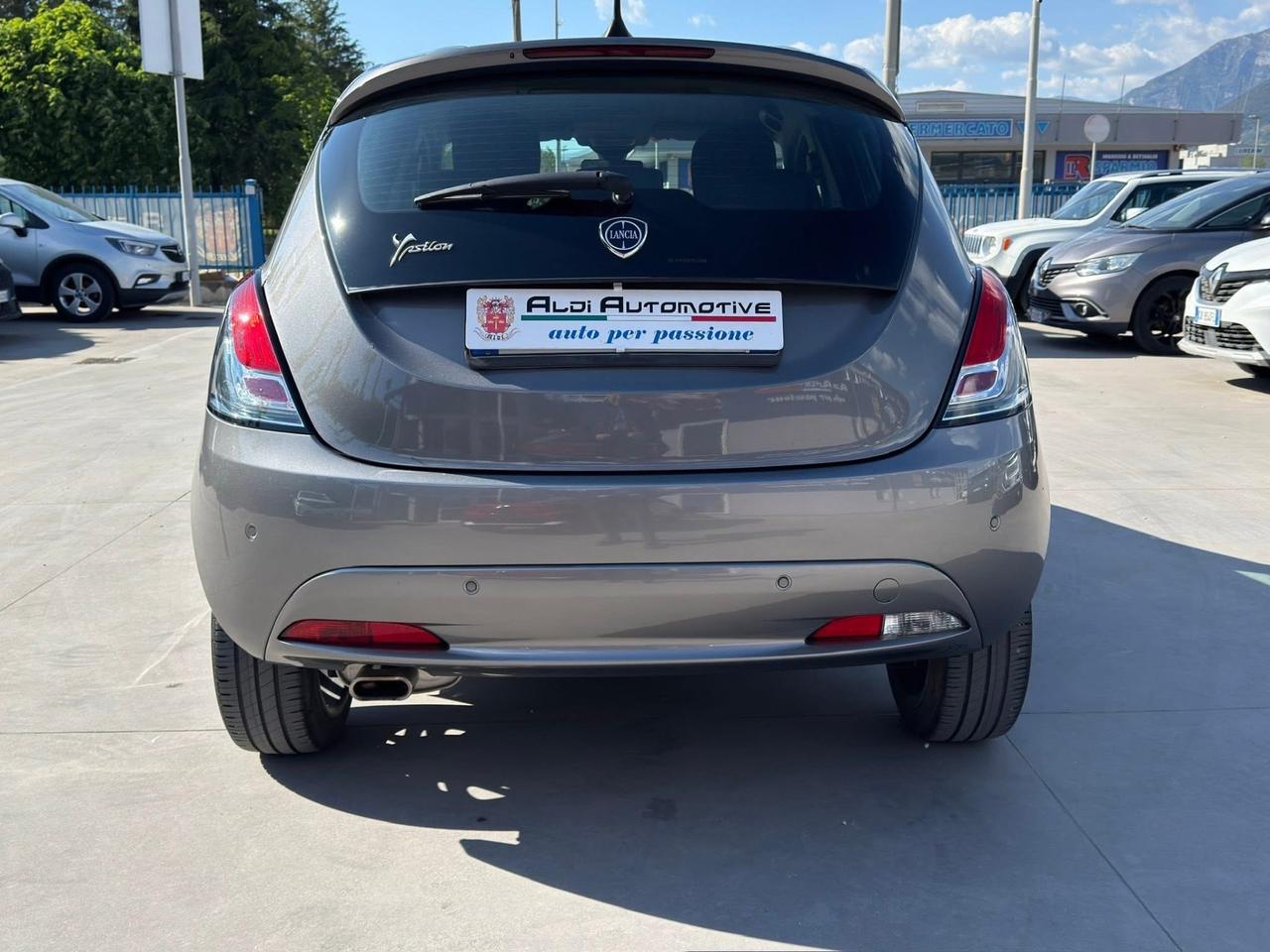 Lancia Ypsilon 1.2 69 CV 5 porte GPL Ecochic Gold