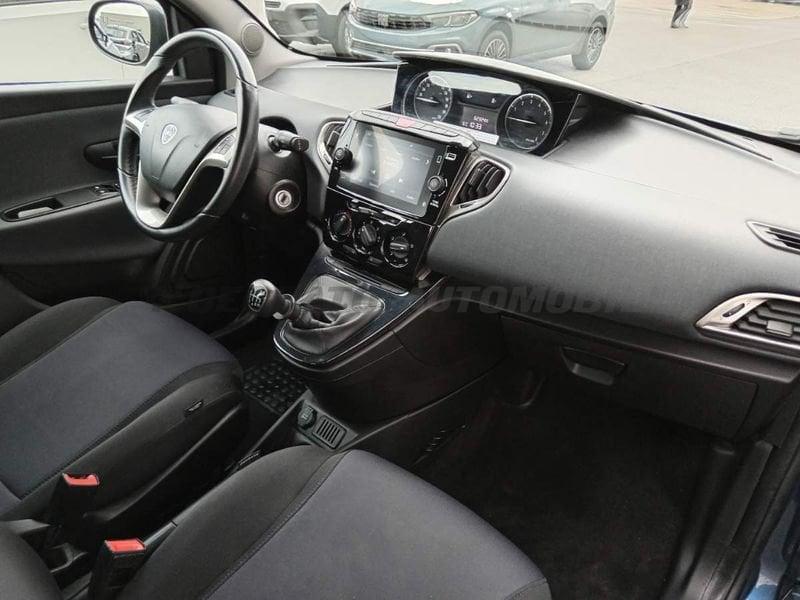 Lancia Ypsilon Ypsilon 1.0 firefly hybrid Gold s&s 70cv 5p.ti