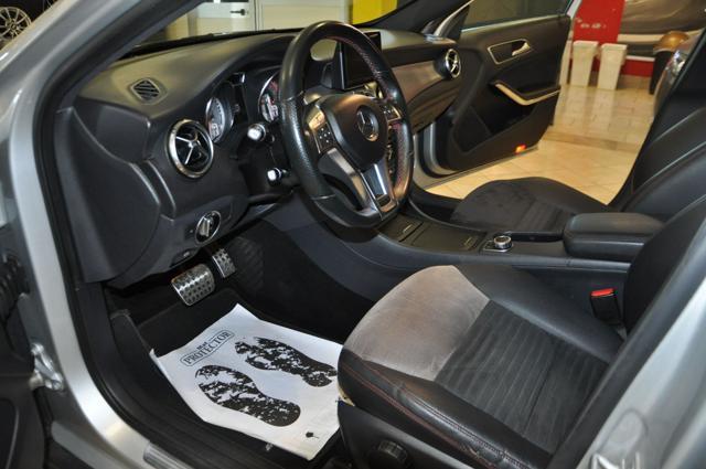 MERCEDES-BENZ GLA 200 CDI Automatic 4Matic PremiumE6* AMGTELC/XENO/PDC*