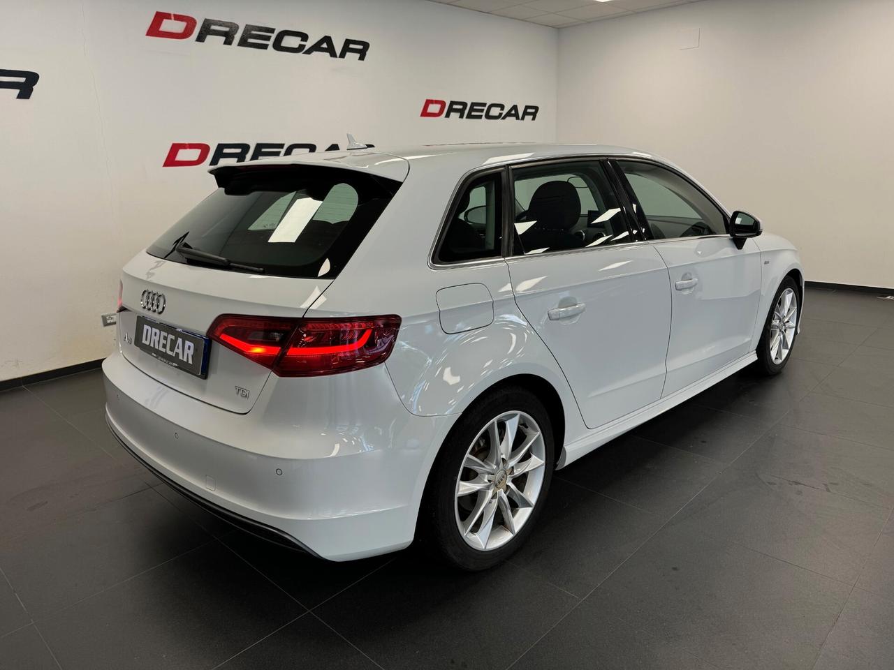 Audi A3 SPB 1.6 TDI clean diesel S Line XENON NAVI