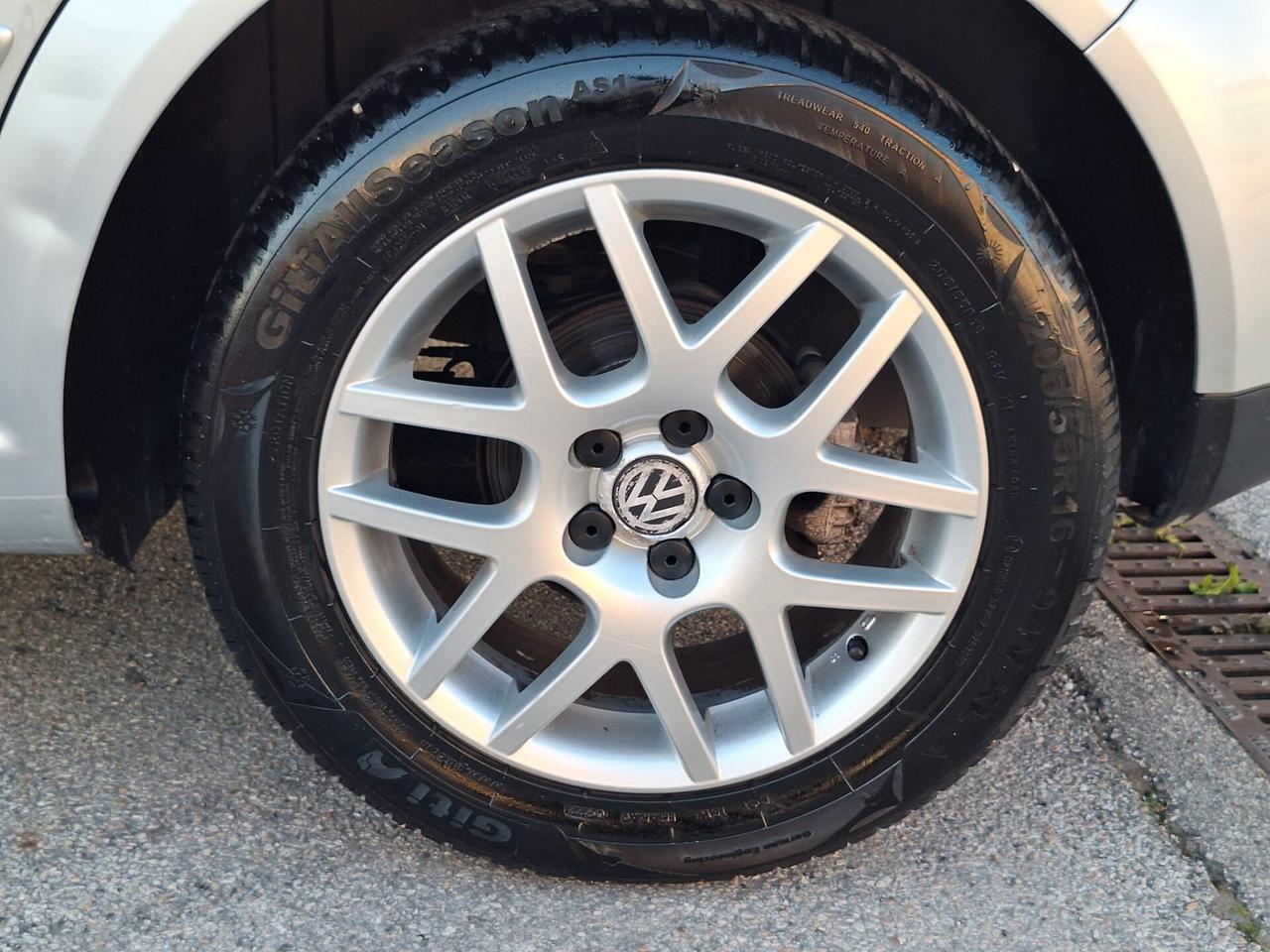 Volkswagen Golf 2002- 1.6B/102 CV AUTOMATICA HIGHLINE 150.000 NEOPATENTATI