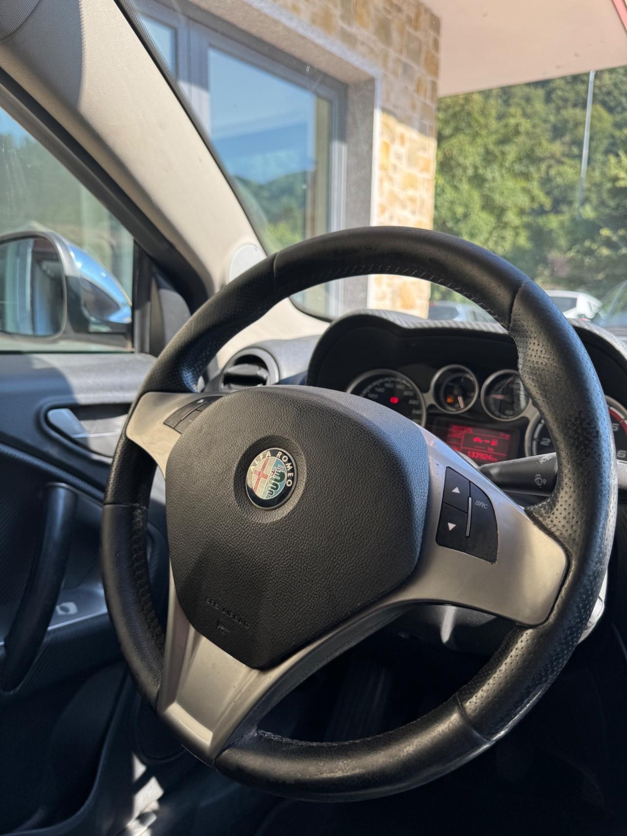 Alfa Romeo MiTo 1.6 JTDm 16V Distinctive Sport Pack