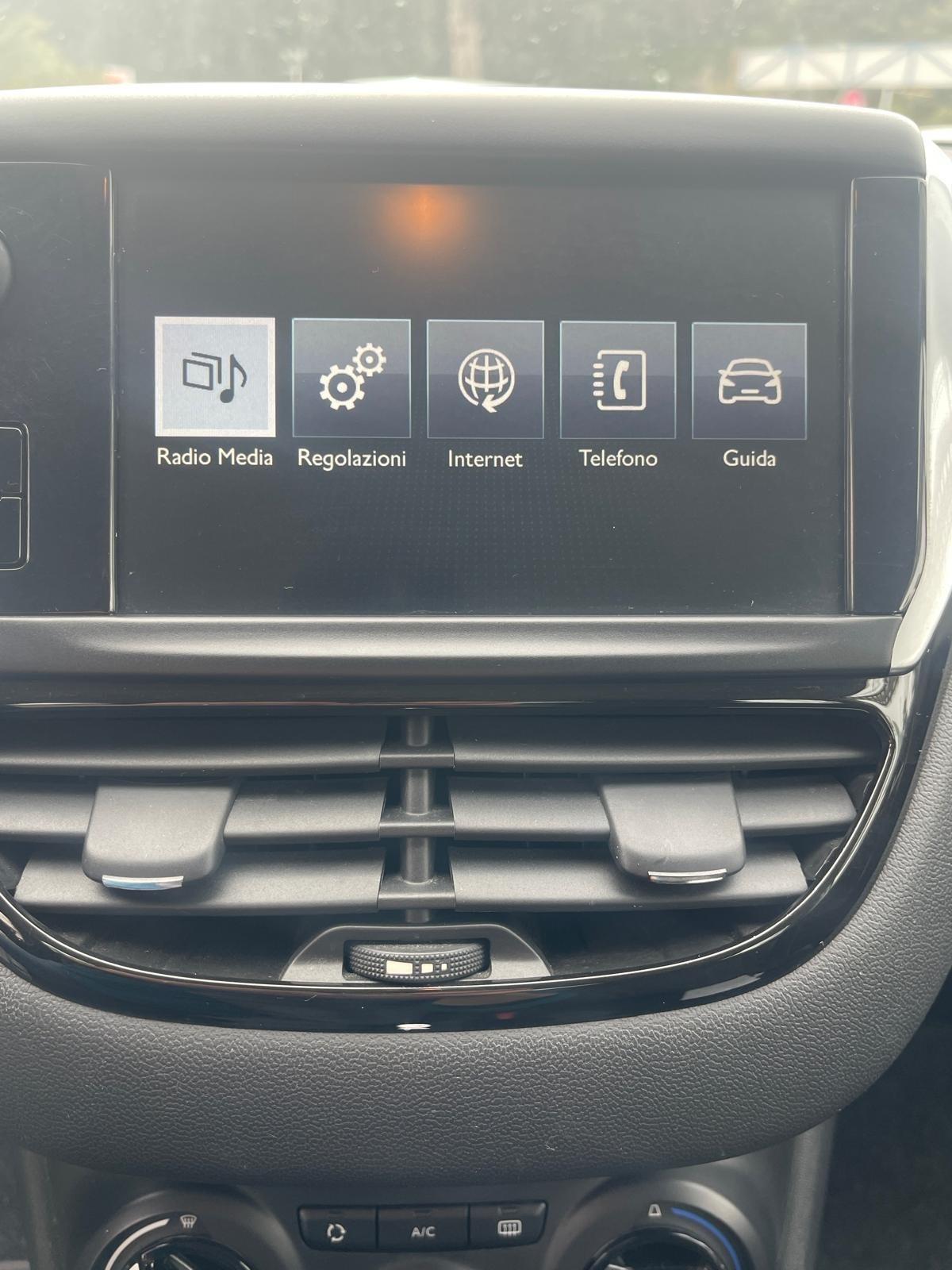 Peugeot 208 PureTech 82 5 porte Allure CERCHI CLIMA CRUISE MULTIFUNZIONE BLUETOOTH NAVIGATORE