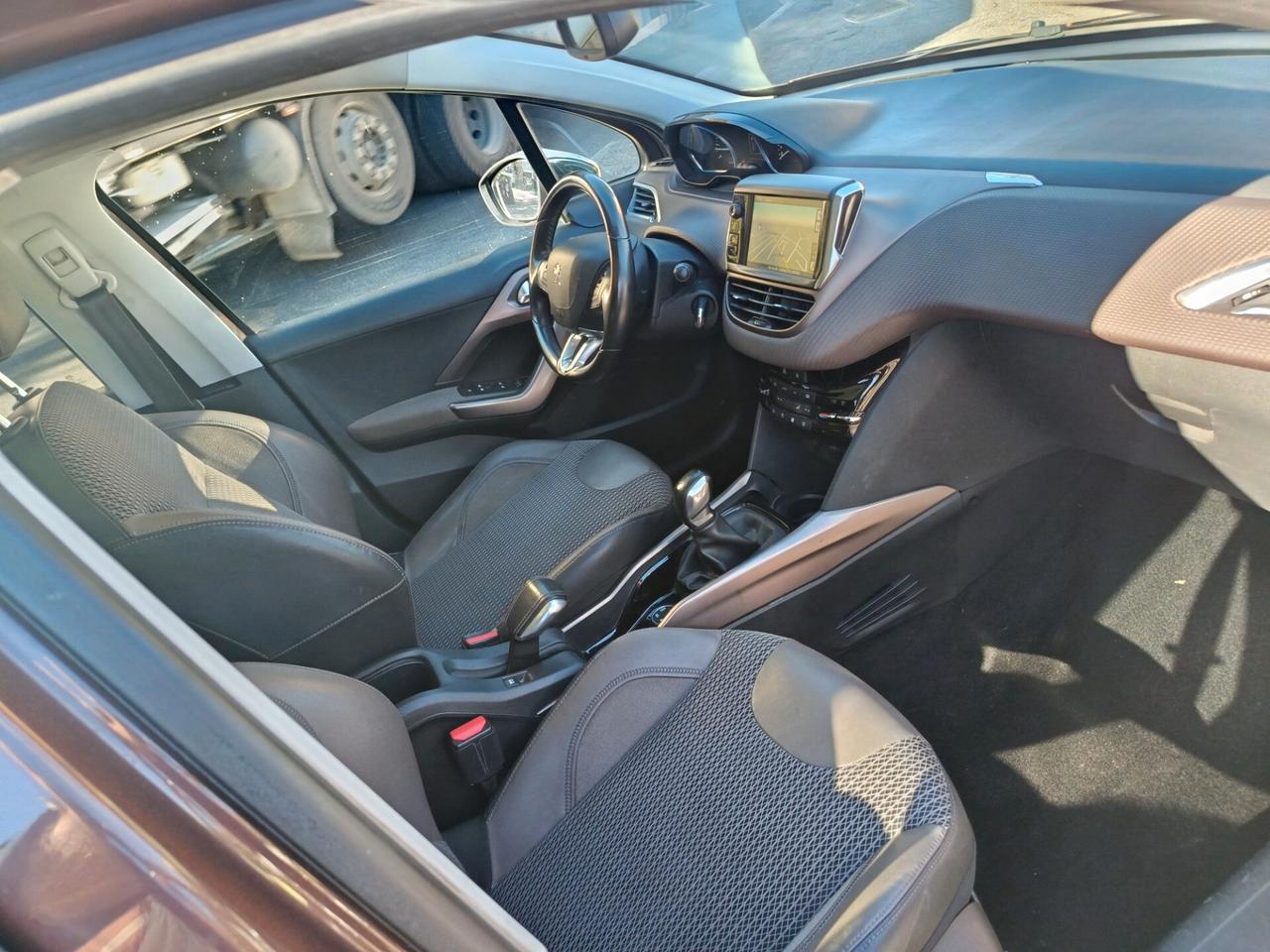 Peugeot 2008 1.6 VTi 120CV Allure