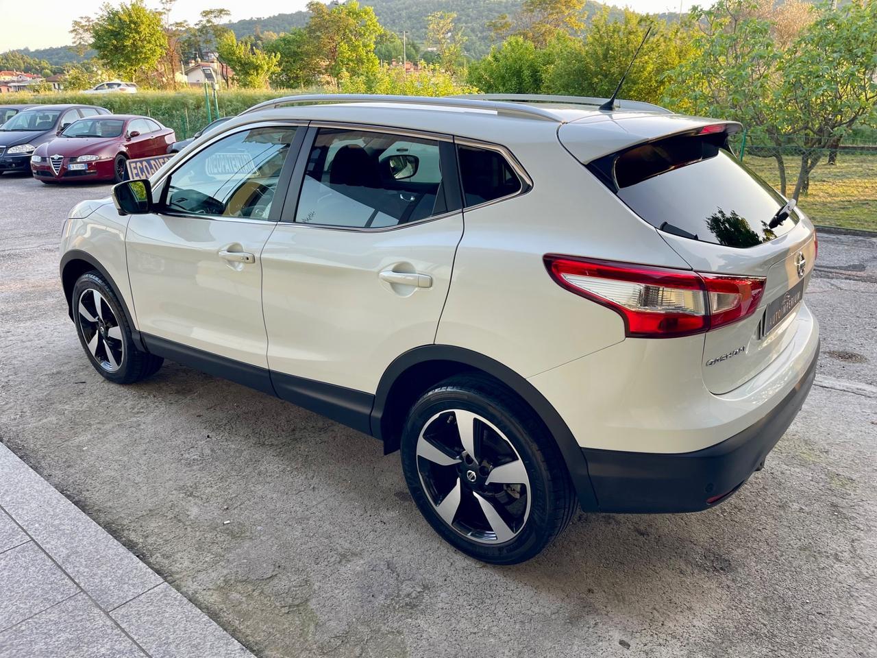 Nissan Qashqai 1.5 dCi 8kw N-Connecta Full op UNIPROP