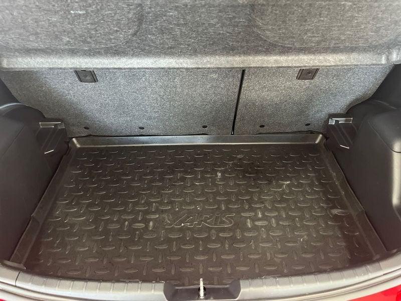 Toyota Yaris Yaris 5p 1.5h Cool my16