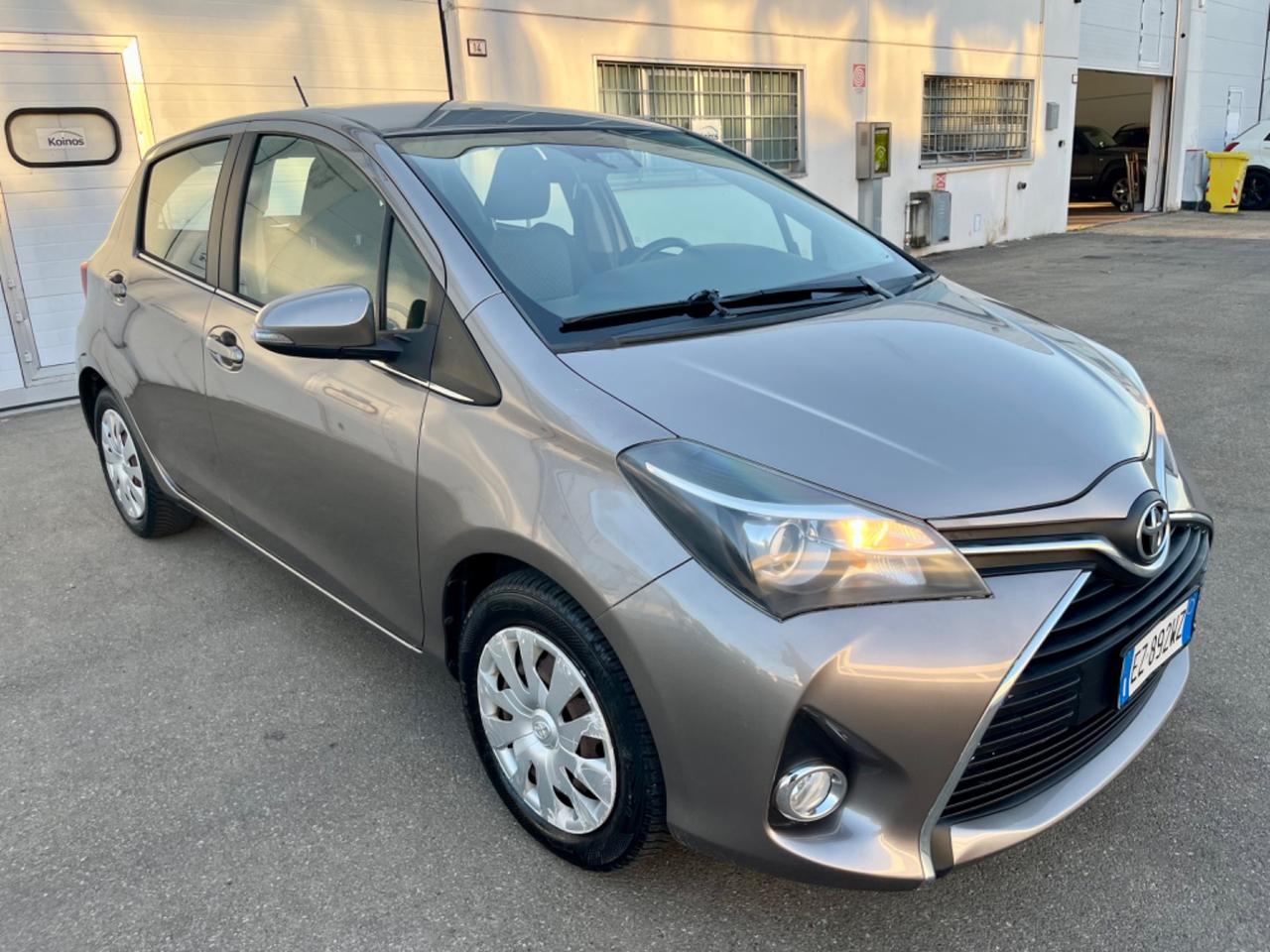 Toyota Yaris 1.0benz 2015 118.000km euro6 per neopatentati