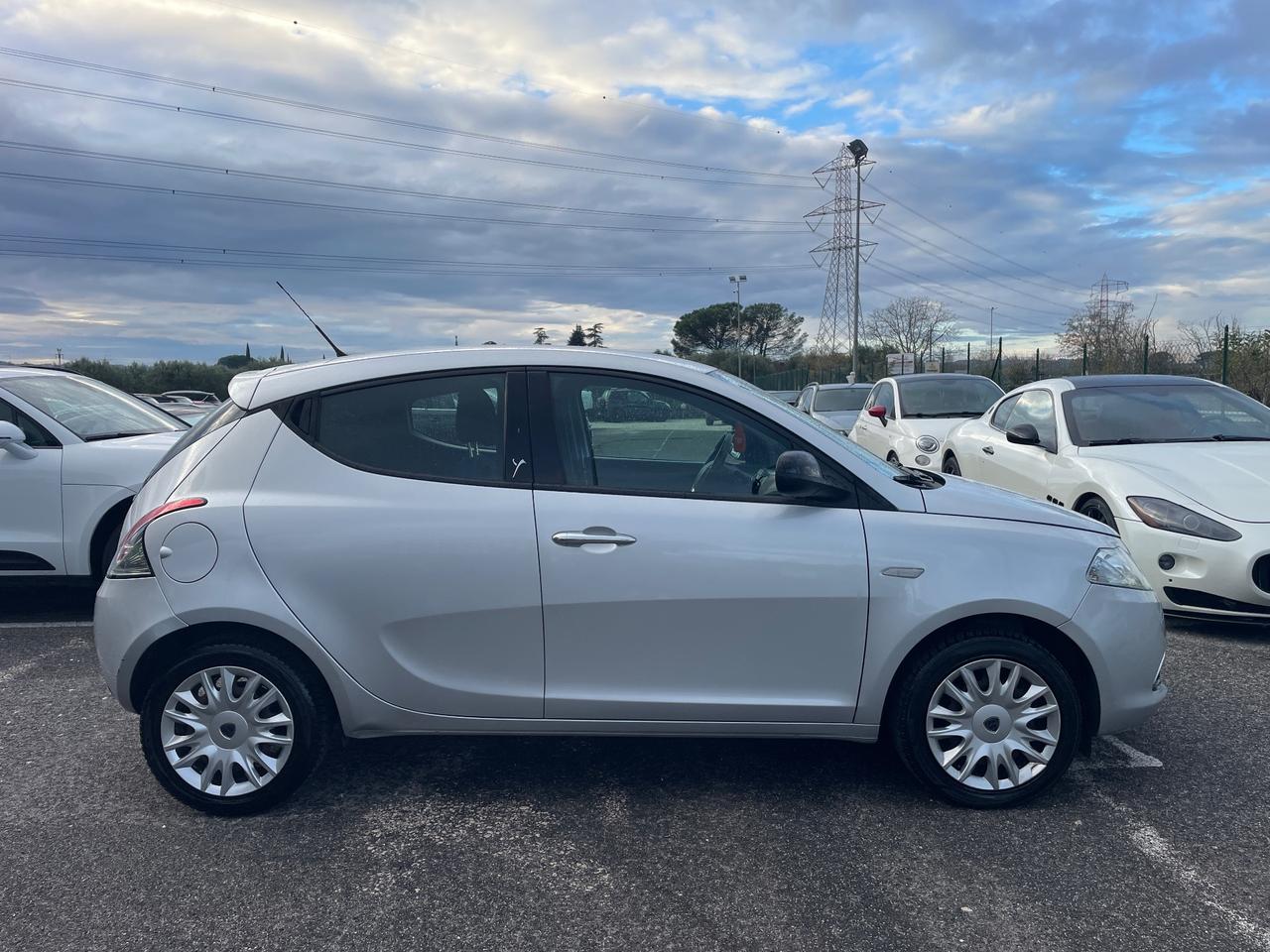 Lancia Ypsilon 1.3 MJT 95 CV 5 porte S&S Gold