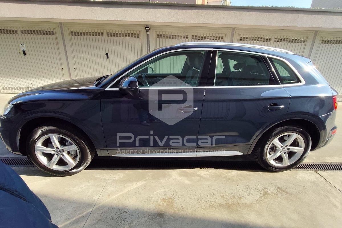 AUDI Q5 40 TDI quattro S tronic Business