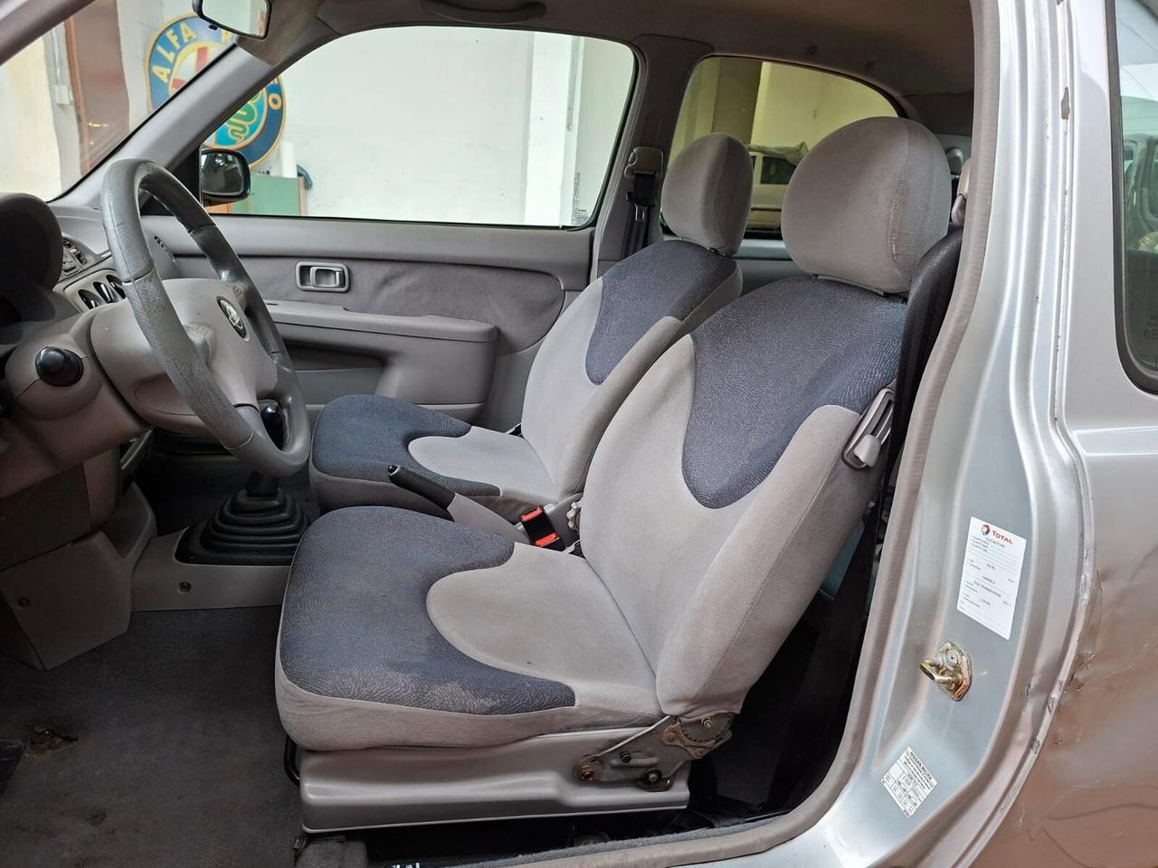 Nissan Micra II 2000 3p 1.0 Luxury