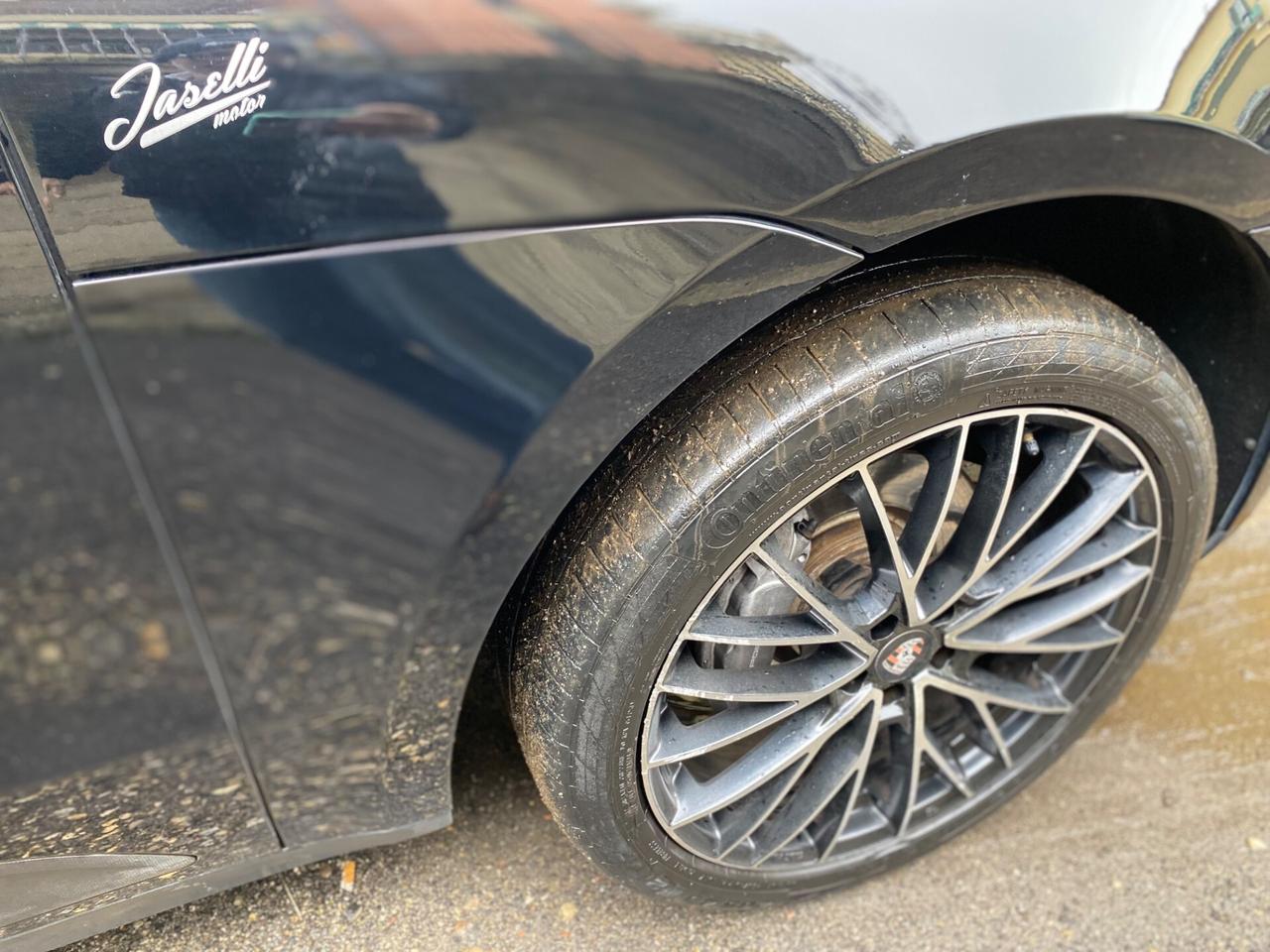 Porsche Macan 2.0 tetto panoramico 245 cv