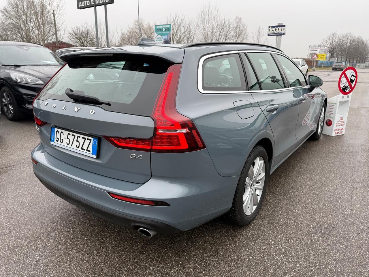 Volvo V60 B4 2.0 197 CV Geartronic Momentum Business Pro