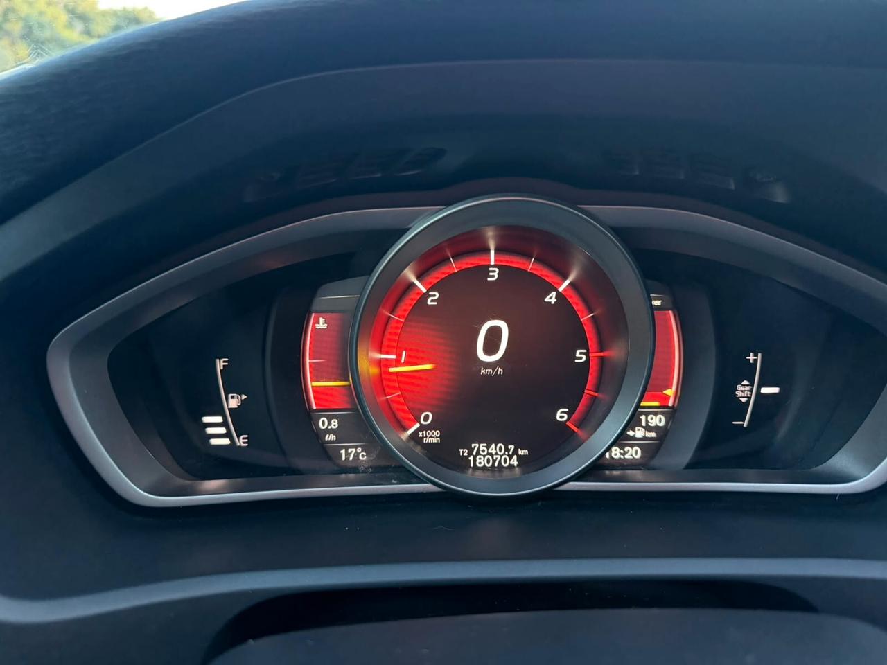 VOLVO V40 2.0 BERLINA DIESEL D2 EURO6B