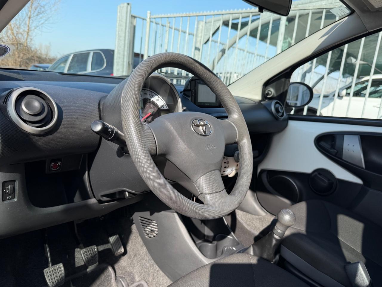 Toyota Aygo 1.0 12V VVT-i 5 porte Connect