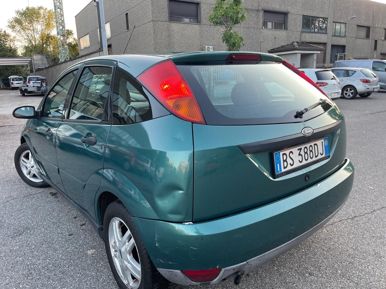 Ford Focus 1.6i benzina uni prop