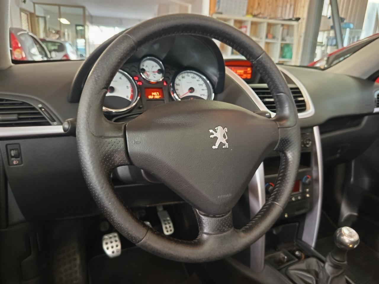 Peugeot 207 1.6 HDi 110CV CC Féline