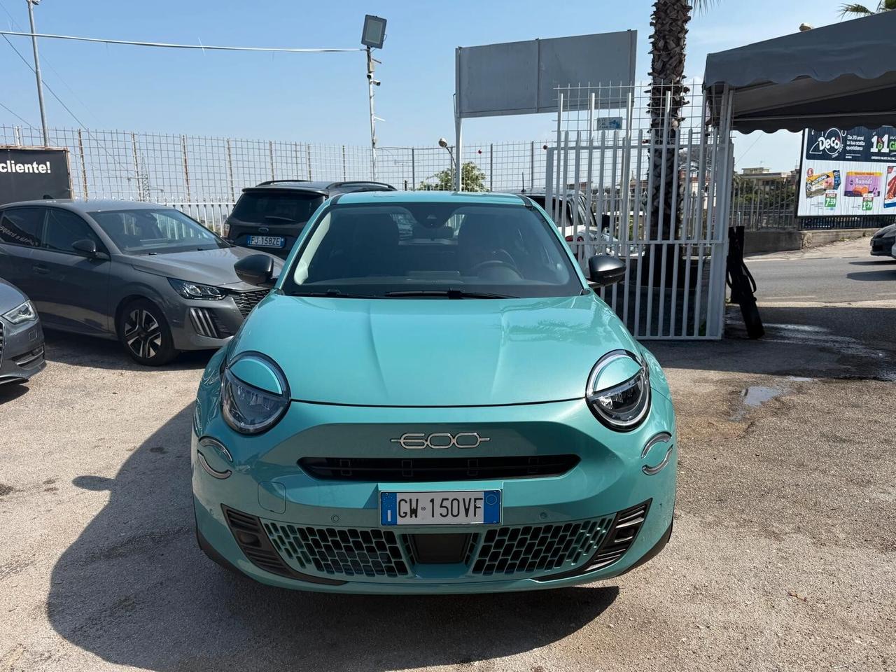 FIAT 600 1.2 Hybrid 100 CV AUTOMATICA MHEV