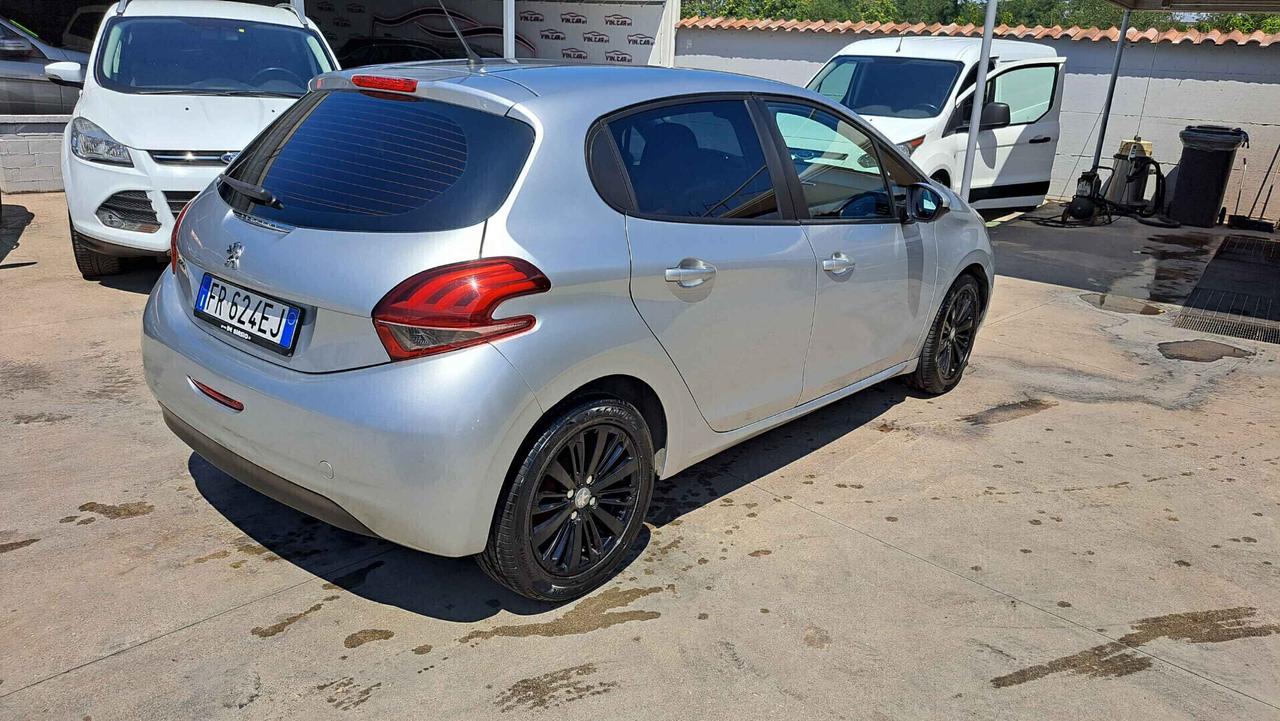Peugeot 208 BlueHDi 75 5 porte Allure