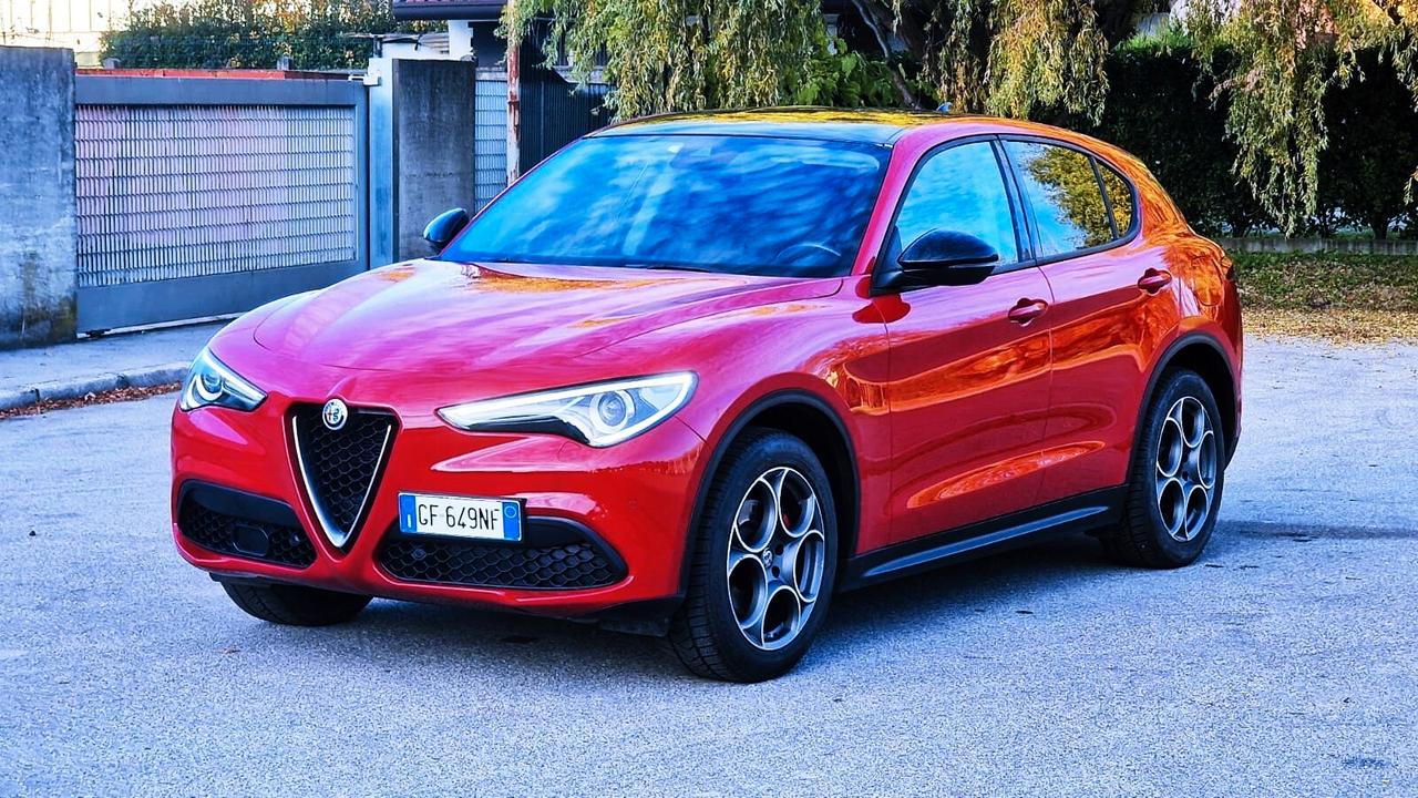 Alfa Romeo Stelvio 2.2 Turbodiesel 160 CV Rosso Edizione Gancio Traino